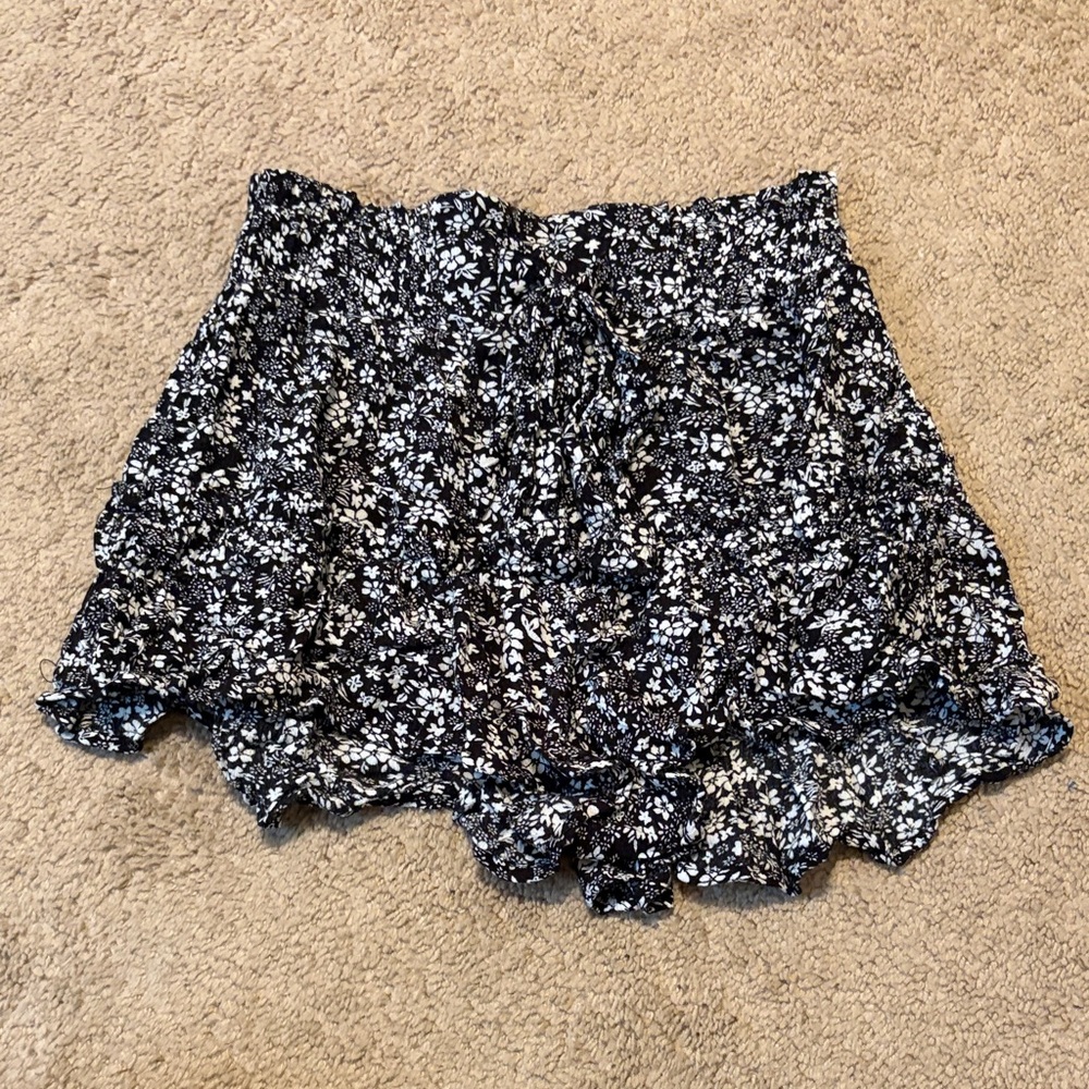 Vanilla Star Black and White Floral Skort